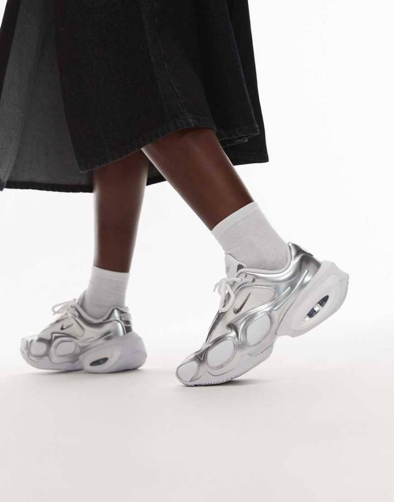 Nike - Air Max Muse - Unisex-Sneaker in Weiß und Metallic-Silber von Nike