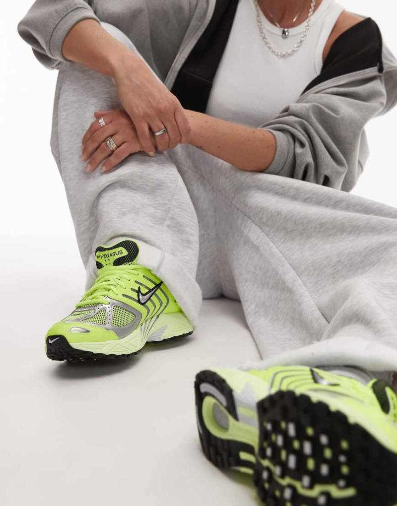 Nike - Air Pegasus 2005 - Sneaker in Gelb und Silber von Nike