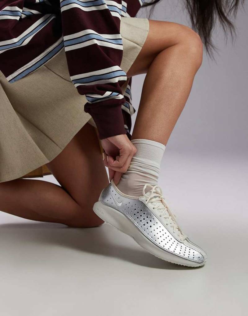 Nike - Air Superfly - Unisex-Sneaker in Weiß und Silber von Nike