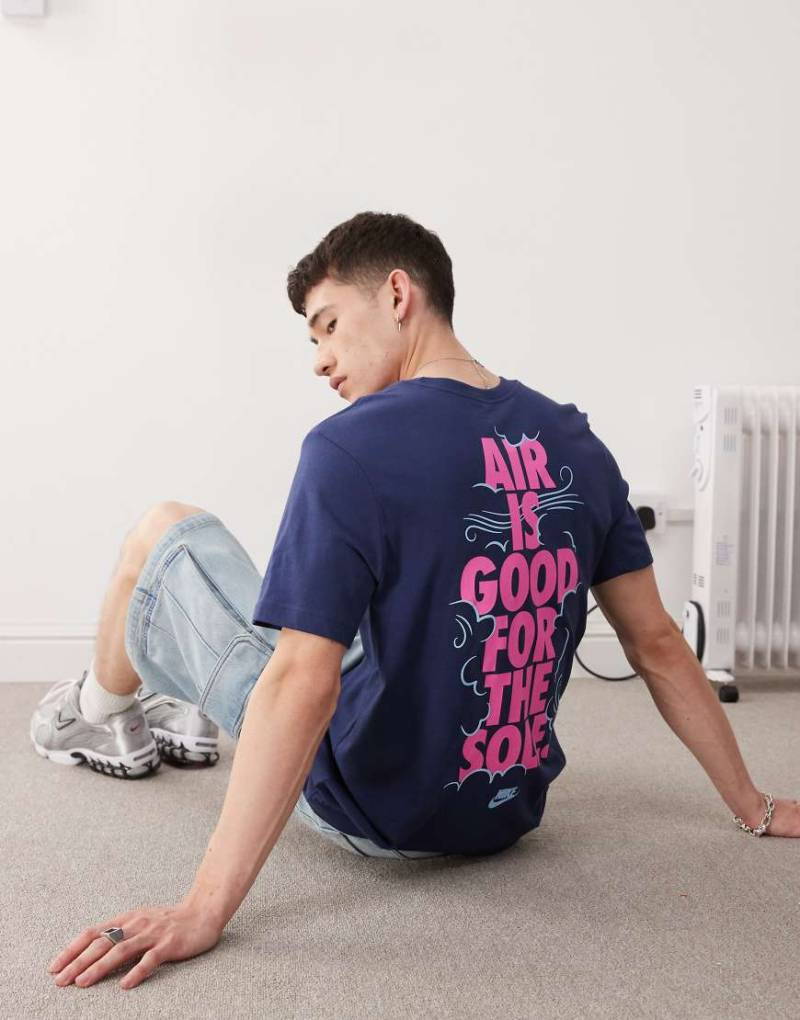 Nike Air - T-Shirt in Marineblau mit Rückenprint von Nike