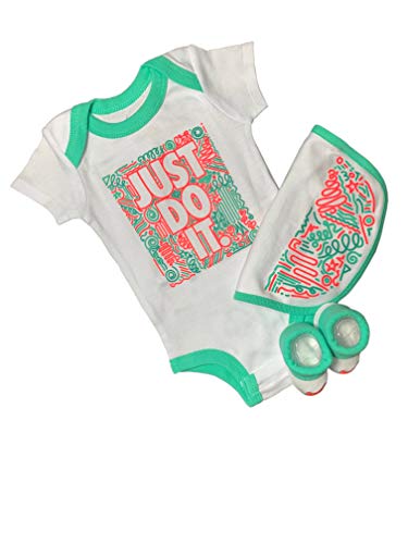 Nike Baby-Set Latz Strampler Socken 3.TLG Boys (6-12 Monate 70-80 cm, White) von Nike
