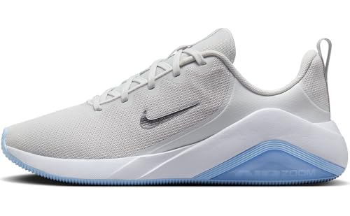 Nike Bella 7 Damen Workout-Schuh, Photon Dust/MTLC Pewter-Lt Smoke Grey, 36.5 EU Nike Bella 7 Damen Workout-Schuh, Photon Dust/MTLC Pewter-Lt Smoke Grey, 36.5 EU von Nike