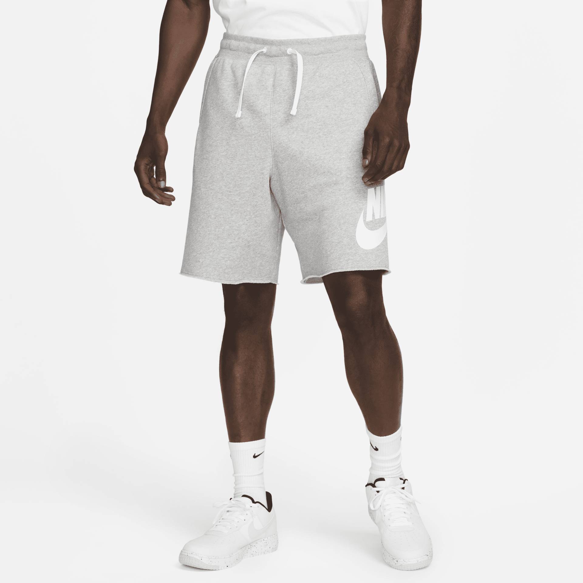 Nike Club Alumni Herrenshorts aus French Terry - Grau von Nike