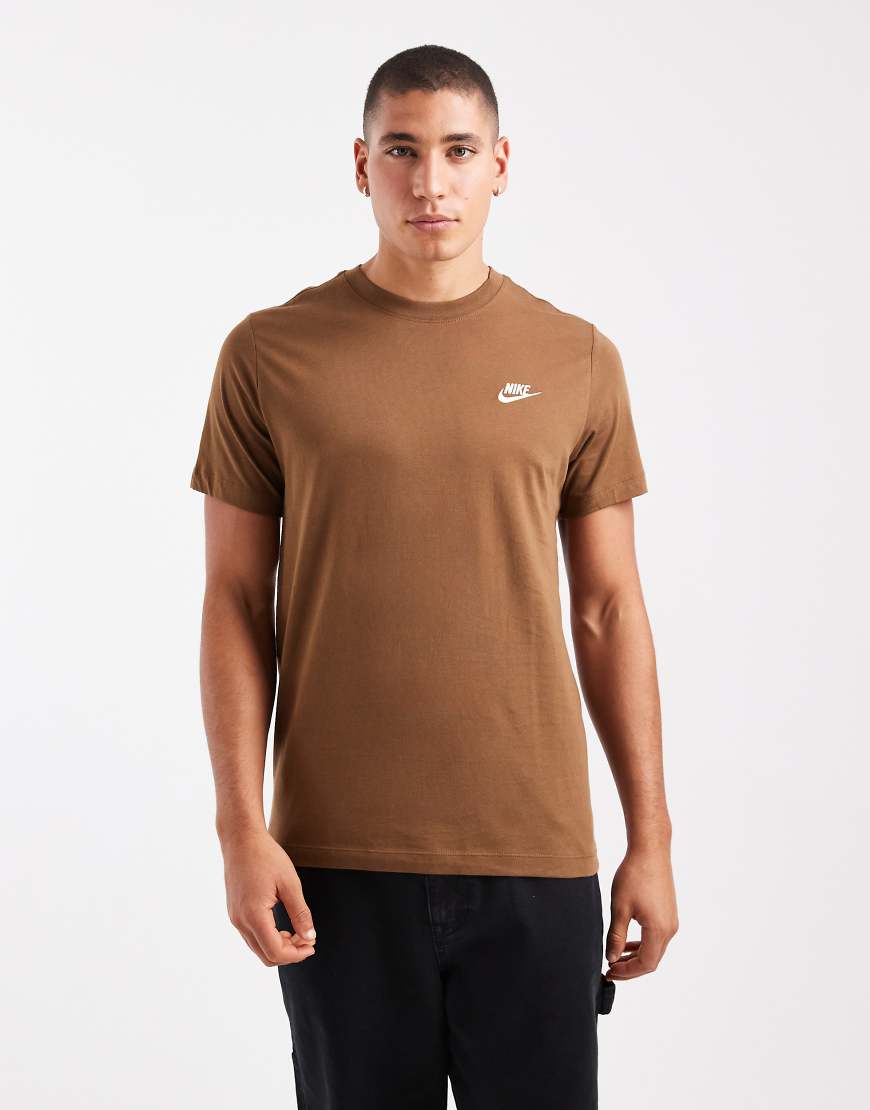 Nike - Club - Braunes T-Shirt-Brown von Nike