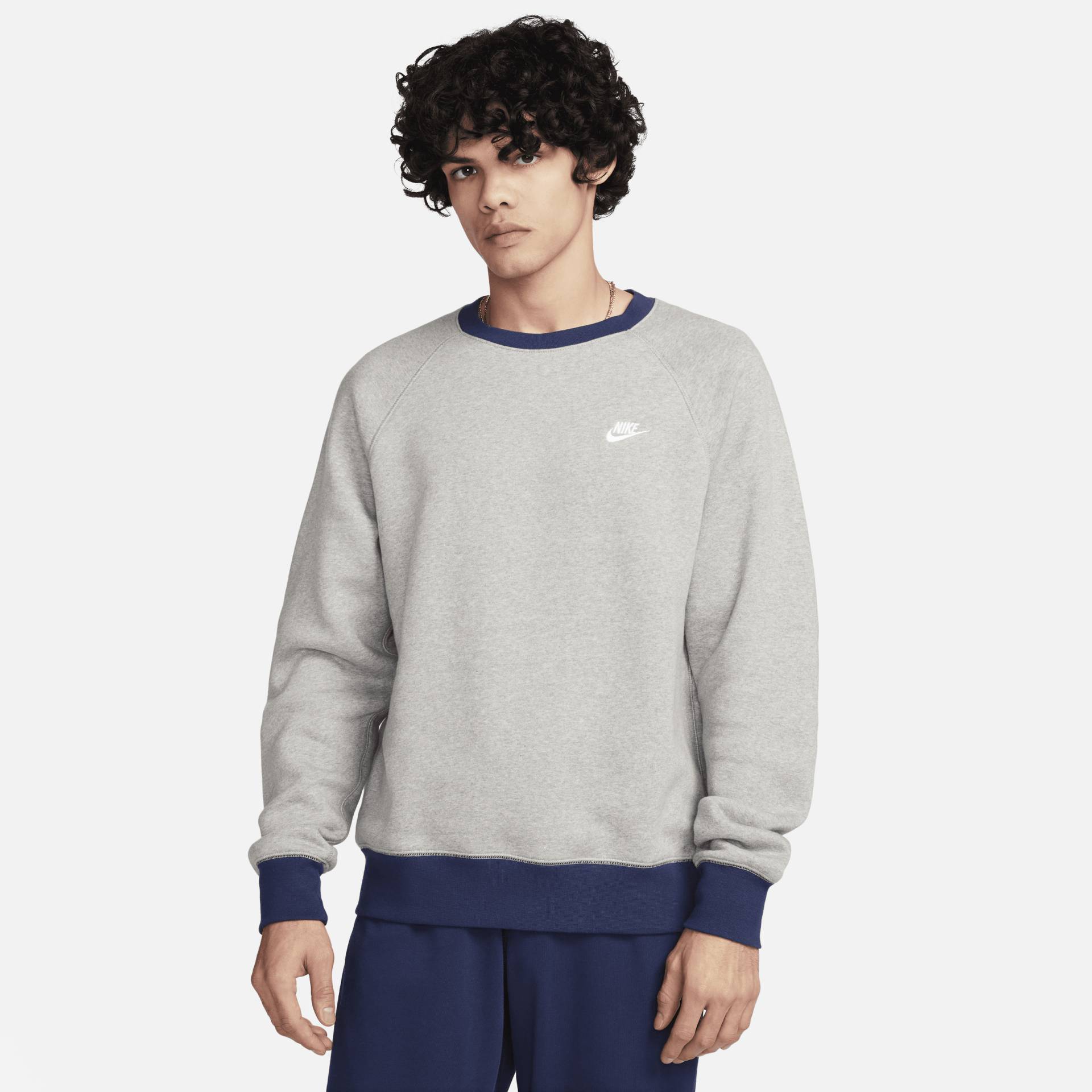 Nike Club Fleece Raglan-Longsleeve mit Rundhalsausschnitt für Herren - Grau von Nike