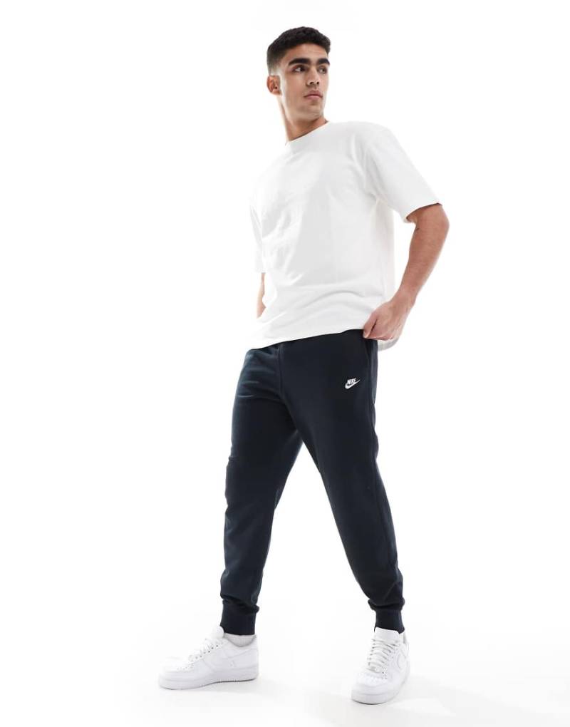 Nike Club - Schwarze Frottee-Jogginghose mit Bündchen von Nike