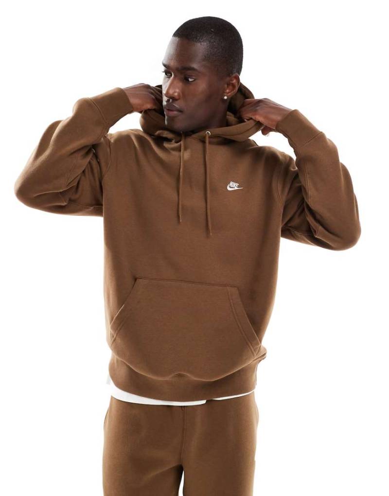 Nike - Club - Kapuzenpullover in Braun von Nike