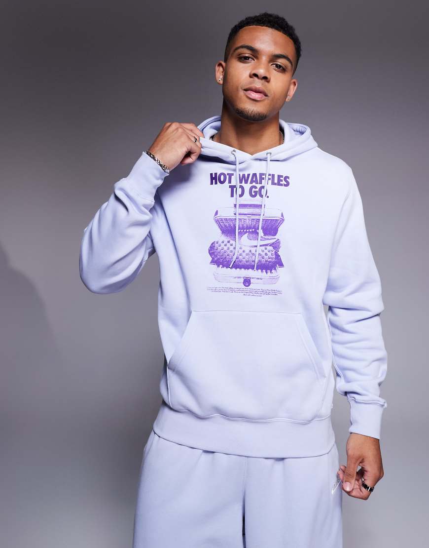 Nike Club - Kapuzenpullover in Flieder mit Grafik-Lila von Nike