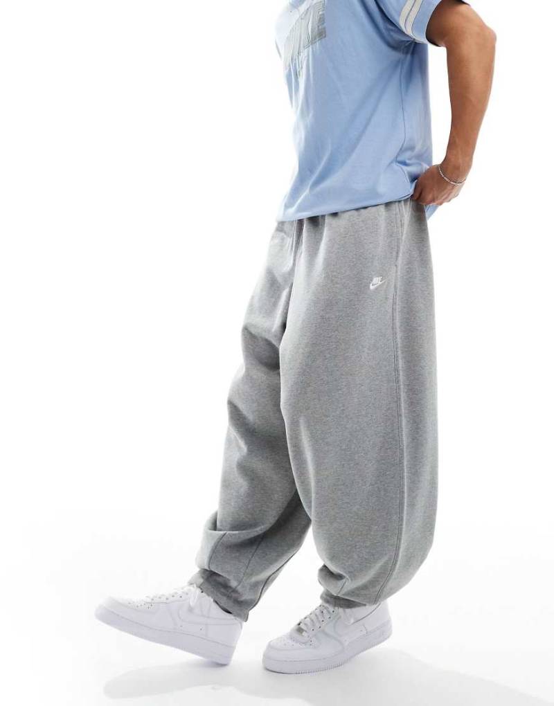 Nike Club - Oversize-Jogginghose aus Frottee in Grau von Nike
