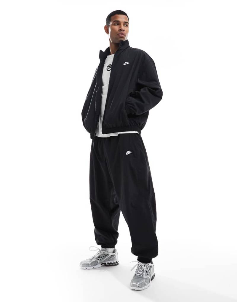 Nike - Club - Oversize-Trainingshose in Schwarz von Nike