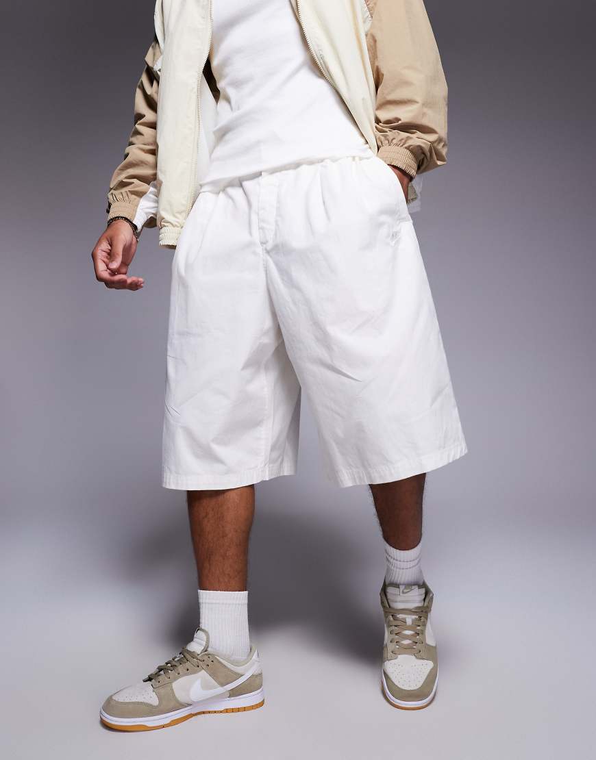 Nike - Club - Oversized-Shorts in Weiß von Nike