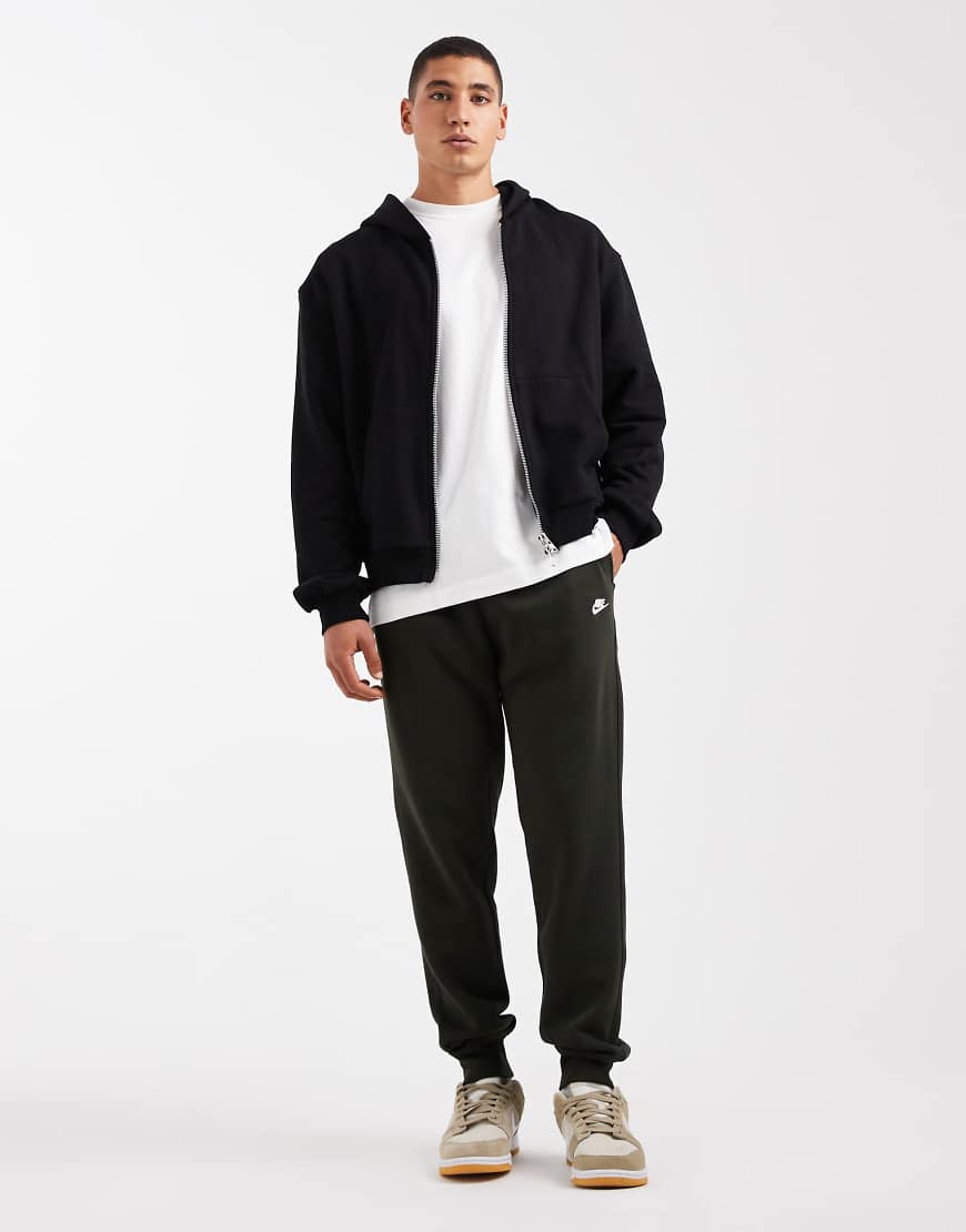 Nike - Club - Sneaker in Dunkelgrün von Nike