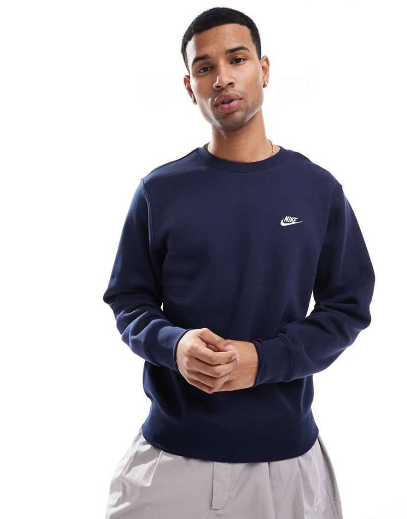 Nike - Club - Sweatshirt mit Rundhalsausschnitt in Marineblau-Grau von Nike