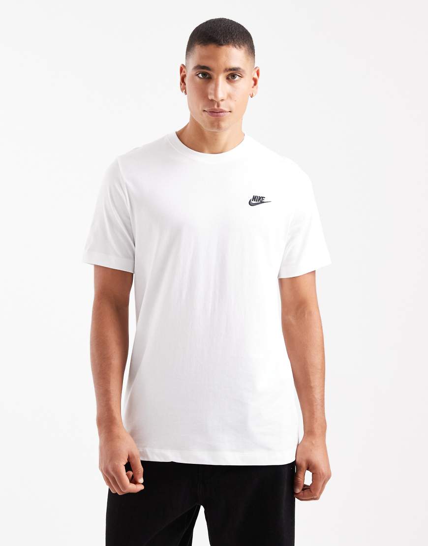 Nike - Club - T-Shirt in Weiß von Nike