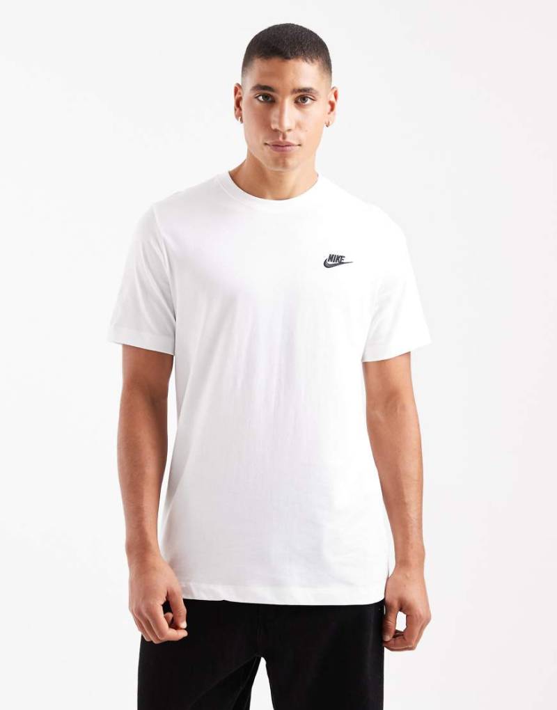 Nike - Club - T-Shirt in Weiß von Nike