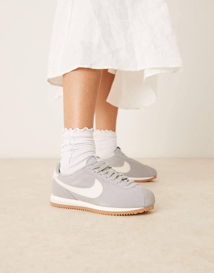 Nike - Cortez - Sneaker aus Wildleder in Hellgrau von Nike