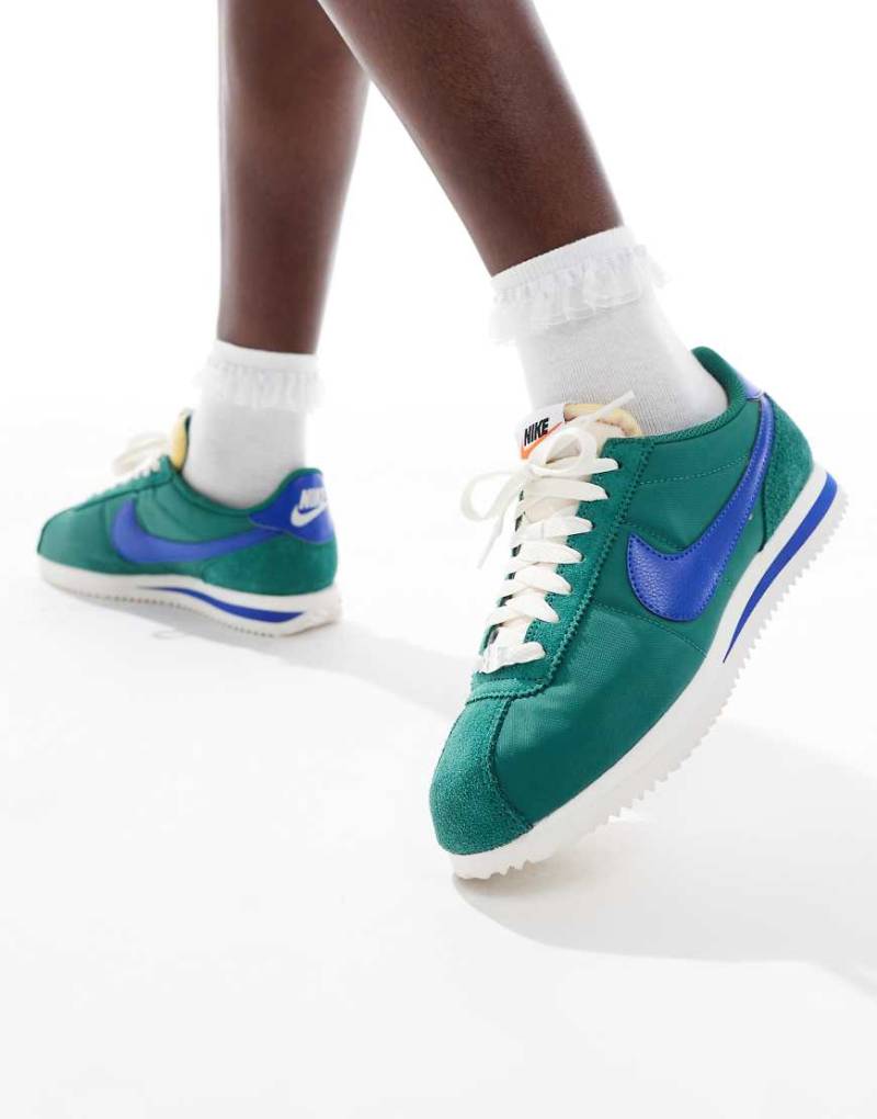 Nike - Cortez - Unisex-Sneaker in Grün und Blau von Nike