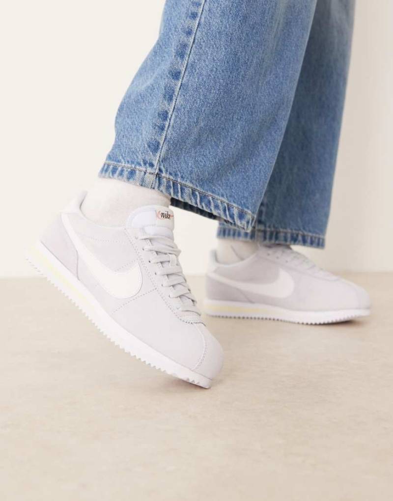 Nike - Cortez - Unisex-Sneaker in Hellgrau-Blau von Nike