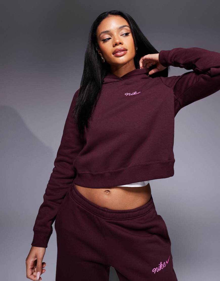 Nike - Cropped Kapuzenpullover in Burgunderrot mit Logo-Schriftzug von Nike