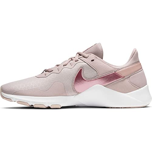 Nike Damen Legend Essential 2 Leichtathletik-Schuh, Platinum Violet/Desert Berry-S, 36.5 EU von Nike