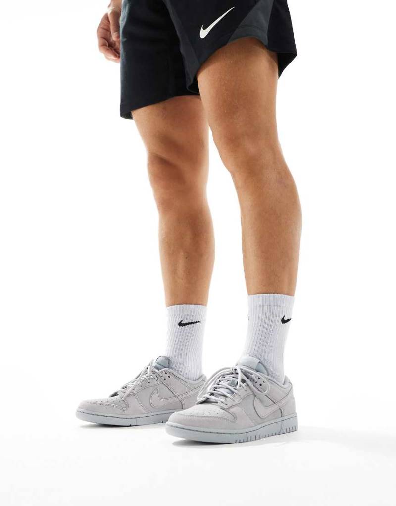 Nike - Dunk Low Retro - Sneaker in Grau von Nike