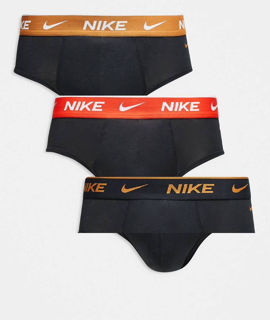 Nike - Everyday - 3er-Pack Slips aus Stretch-Baumwolle in Schwarz mit farbigem Logo-Bund in Schwarz, Gold und Rot von Nike