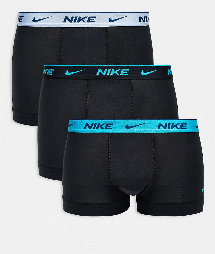 Nike - Everyday - 3er-Pack Trunk-Unterhosen aus Baumwoll-Stretch in Blau mit farbigem Bund in Schwarz/Blau/Hellblau von Nike