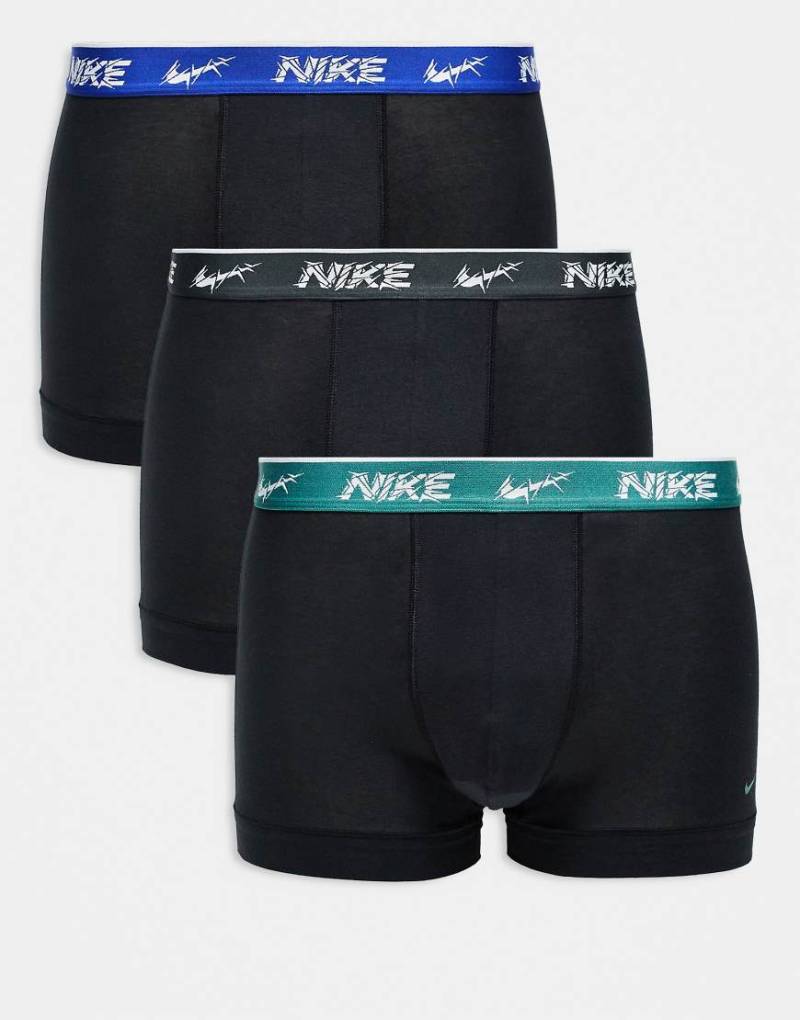 Nike - Everyday - 3er-Pack Trunk-Unterhosen aus Baumwoll-Stretch in Schwarz mit farbigem Bund in Blau / Grün von Nike
