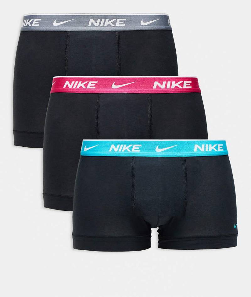 Nike - Everyday - 3er-Pack Trunk-Unterhosen aus Baumwoll-Stretch in Schwarz mit farbigem Bund in Grau / Rosa / Blau von Nike