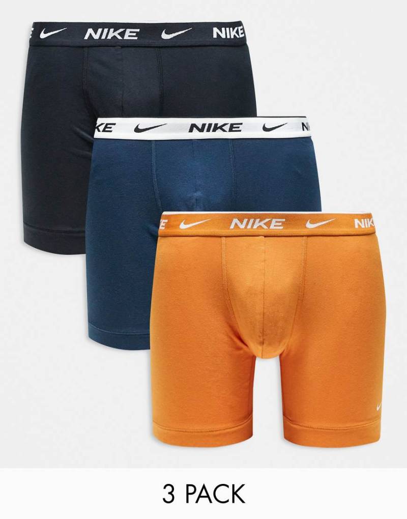 Nike - Everyday Cotton - 3er-Pack Stretch-Boxer-Slips in Schwarz/Blau/Orange-Bunt von Nike