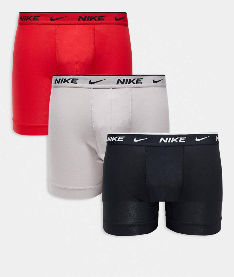Nike - Everyday Cotton Stretch - 3er-Pack eng geschnittene Boxershorts in Schwarz/Grau/Rot-Bunt von Nike