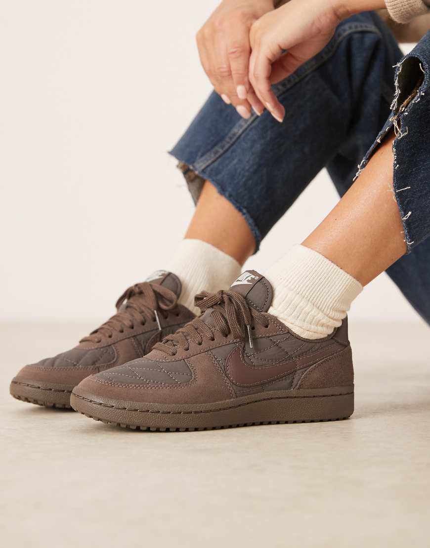 Nike - Field General - Gesteppte Sneaker in Braun-Grau von Nike