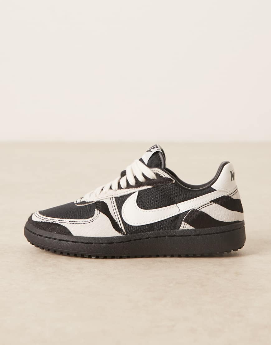 Nike - Field General - Sneaker in Schwarz und Weiß mit Ponyfelloptik von Nike