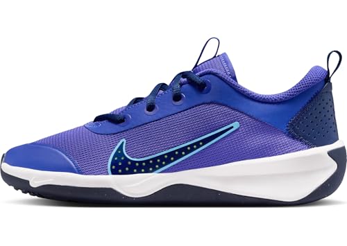 Nike Omni Multi-Court ältere Kinder Hallenschuh, Persian Violet/Blue Void/Volt/University Blue, 39 EU von Nike