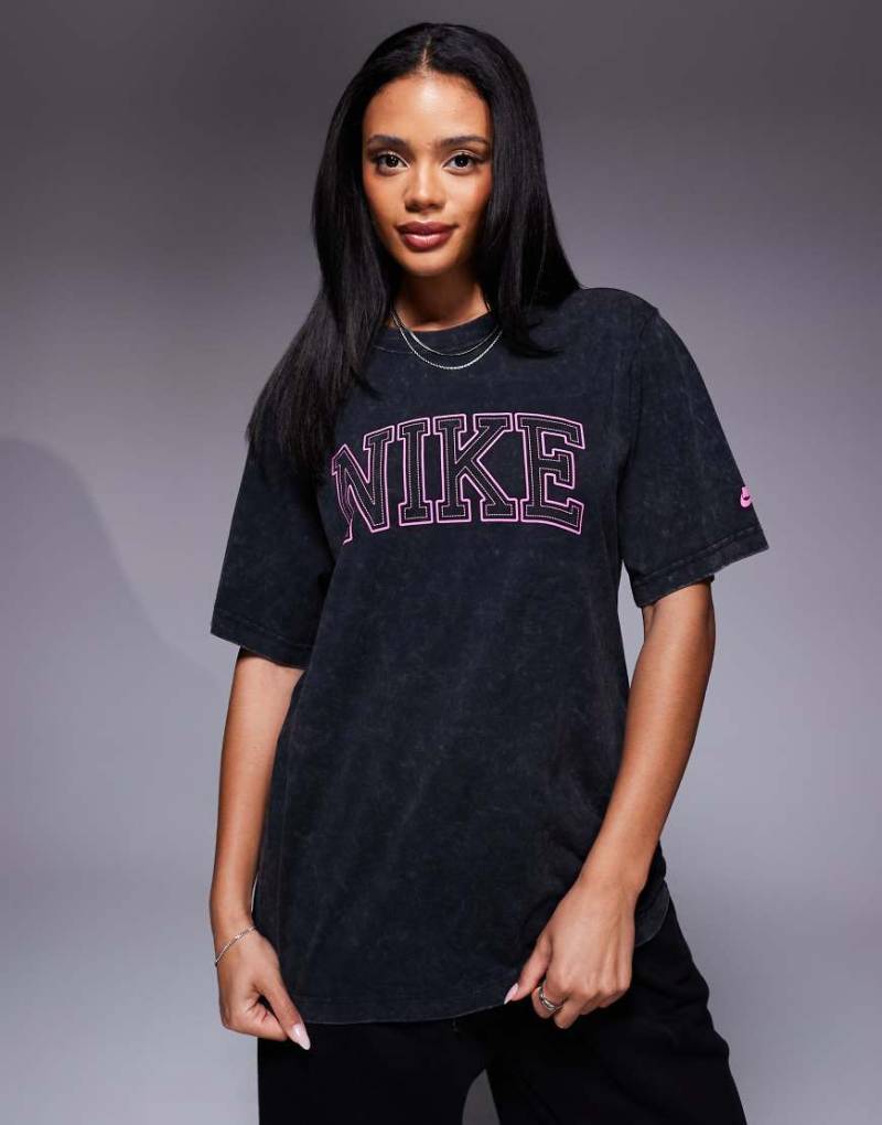 Nike - Oversize-T-Shirt in Schwarz mit Retro-Logo von Nike