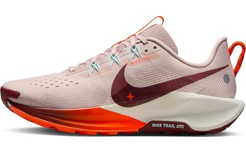 Nike Pegasus Trail 5 Damen Traillaufschuh, Silt Red/Hyper Crimson/Sail/Dark Team Red, 42 EU von Nike