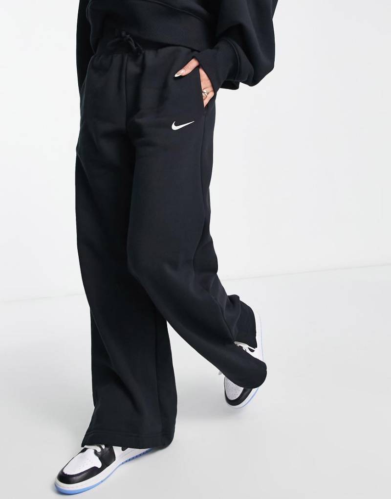 Nike - Phoenix Fleece - Jogginghose in Schwarz mit hohem Bund und weitem Bein von Nike