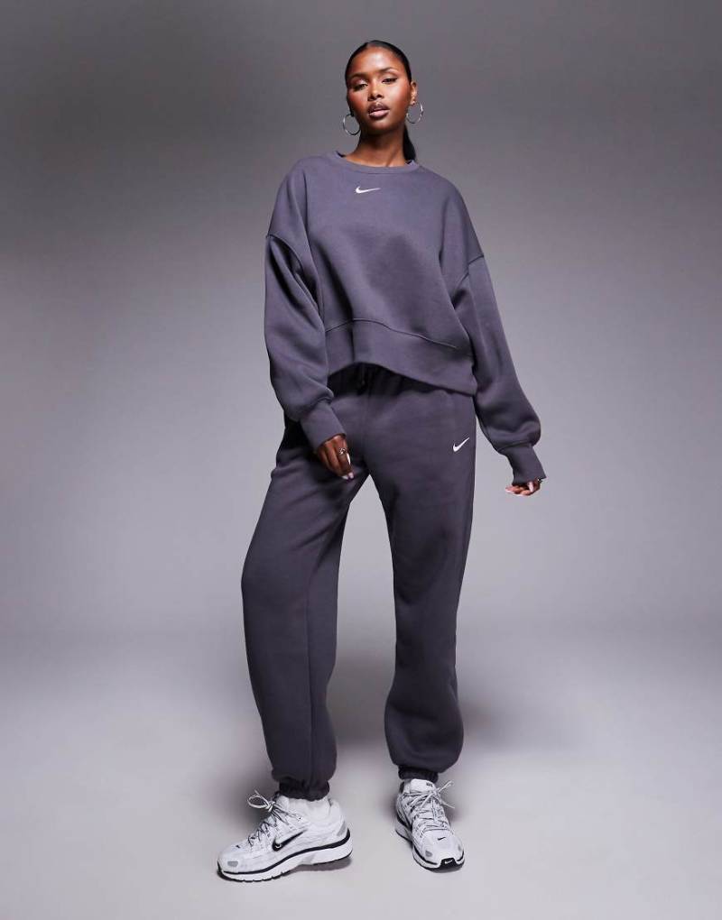 Nike - Phoenix Fleece - Oversize-Jogginghose in Dunkelgrau mit hohem Bund von Nike