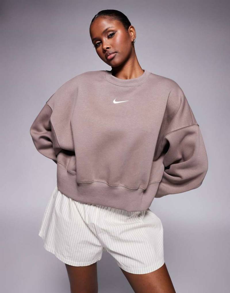 Nike - Phoenix Fleece - Sweatshirt in Braun mit extremer Oversize-Passform von Nike