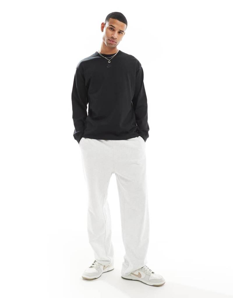 Nike - Premium Essential - Langärmliges T-Shirt in Schwarz von Nike