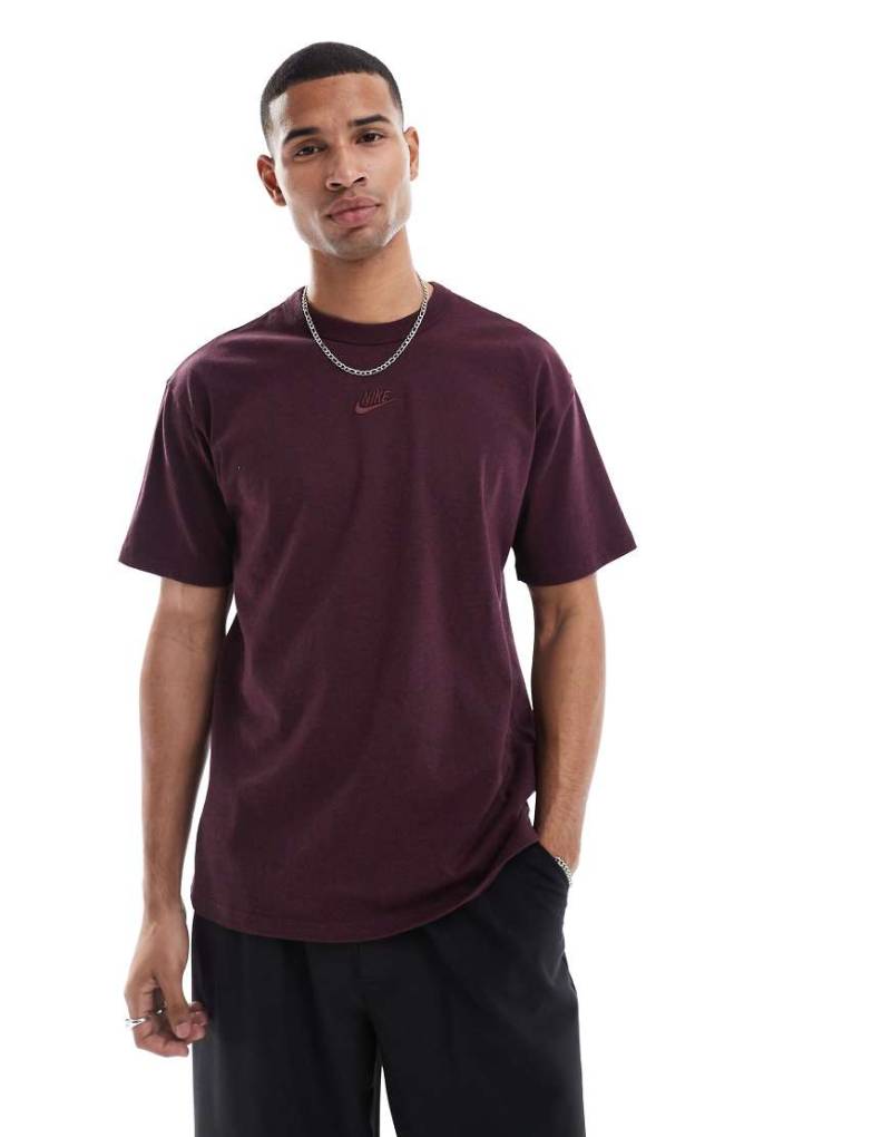 Nike - Premium Essentials - T-Shirt in Burgunderrot von Nike