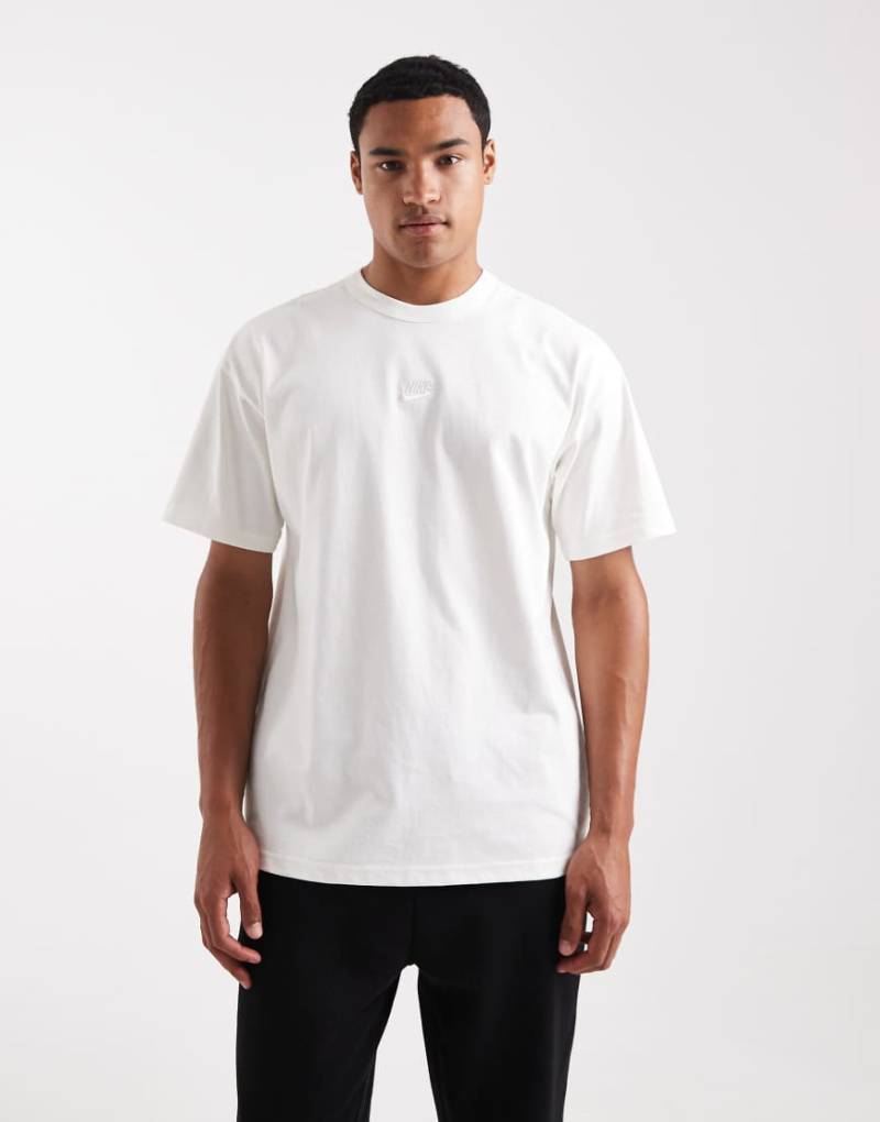 Nike - Premium Essentials - Oversize-T-Shirt in Weiß-Neutral von Nike