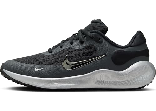 Nike Revolution 7 Se (Gs) Traillaufschuh, Black/Metallic Silver/Anthraci, 40 EU von Nike
