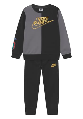 Nike -Set bestehend aus Sweatshirt und Hose - Sweatshirt mit geripptem Rundhalsausschnitt - Sweatshirt mit eingenähtem Logo - Hose mit elastischem Bund - Hose mit gerippten Säumen - Regular Fit, von Nike