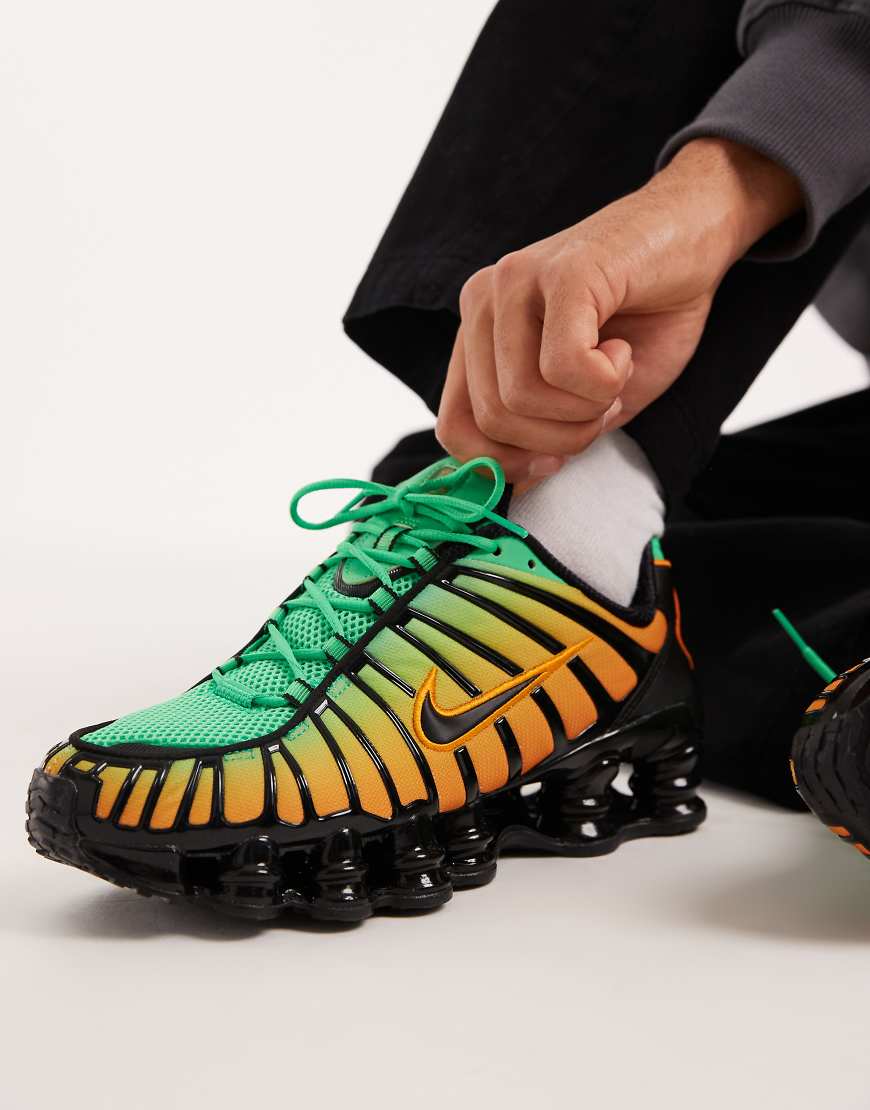 Nike - Shox TL Fade - Sneaker in Schwarz, Grün und Orange von Nike