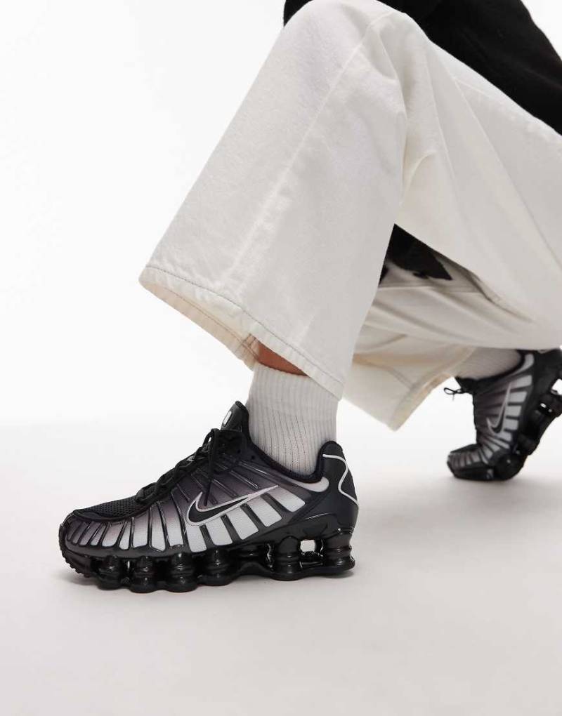 Nike - Shox TL - Sneaker in Schwarz und Weiß Nike - Shox TL - Sneaker in Schwarz und Weiß von Nike