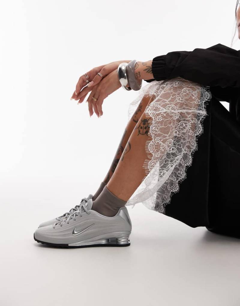 Nike - Shox Z - Sneaker in Silber-Grau von Nike