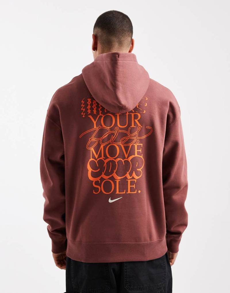 Nike - Solo - Kapuzenpullover in Braun mit grafischem Swoosh-Logoprint-Brown von Nike