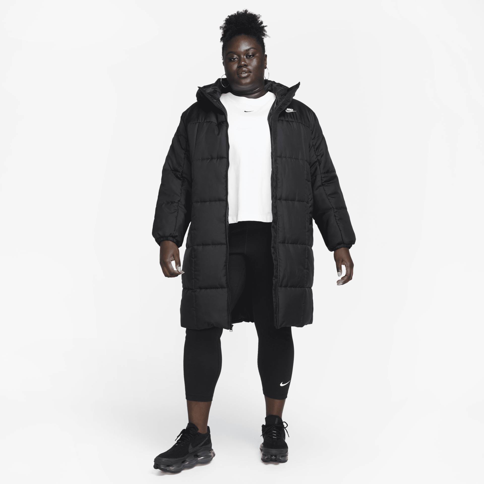 Nike Sportswear Classic Puffer lockerer Therma-FIT Parka mit Kapuze für Damen (große Größen) - Schwarz von Nike