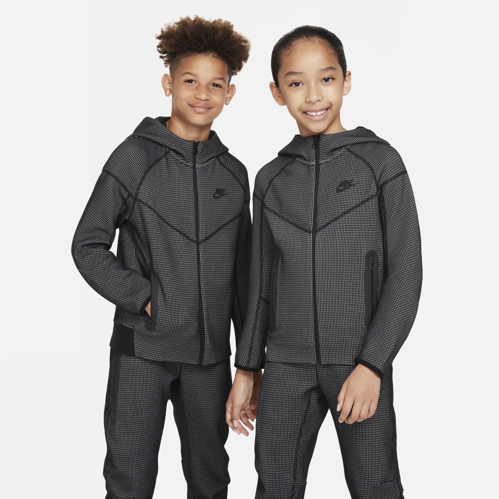 Nike Sportswear Tech winterfester Fleece-Hoodie mit durchgehendem Reißverschluss für ältere Kinder (Jungen) - Schwarz von Nike